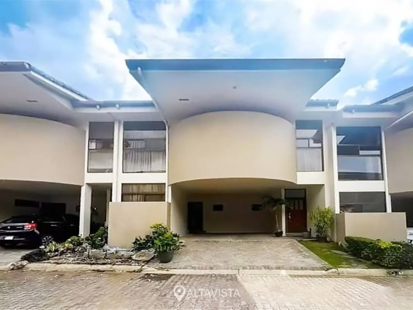 Condominio en Pozos de Santa Ana