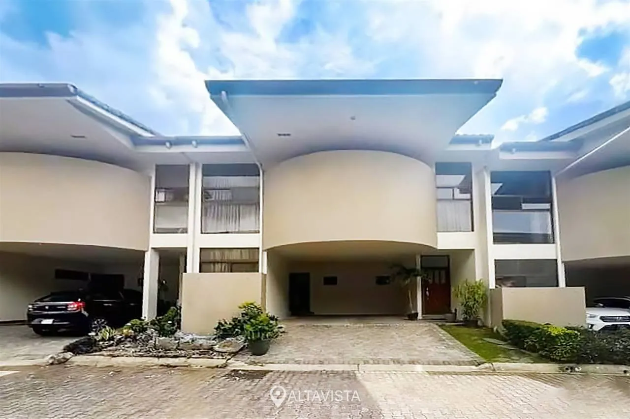 Venta de casa en Condominio Amberes Pozos Santa Ana 1 Condominio en Pozos de Santa Ana