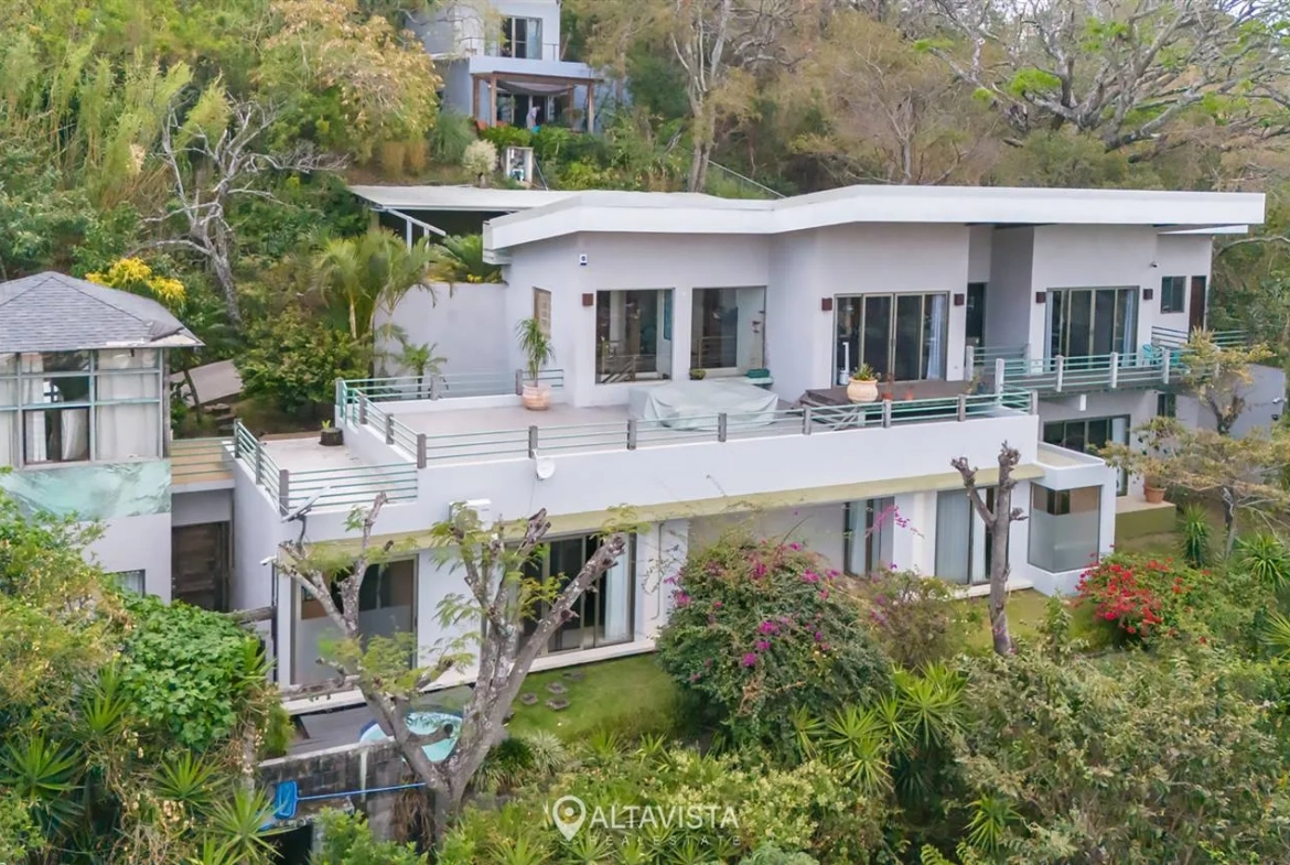 2 Casas en Santa Ana, Diseño Kata Reise