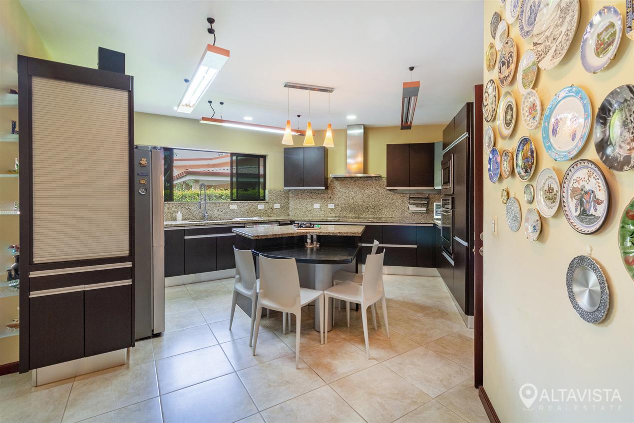Condo Roble Santa Ana