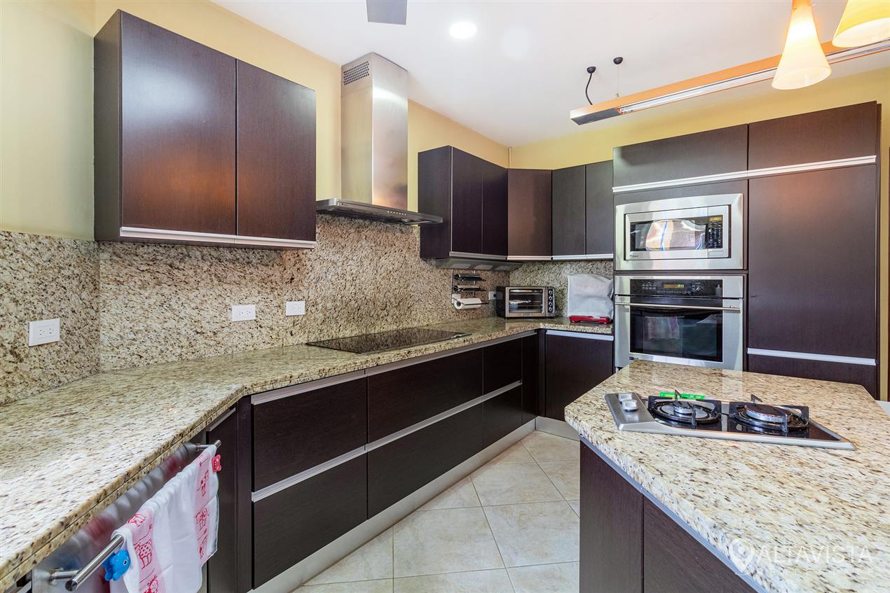 Condo Roble Santa Ana