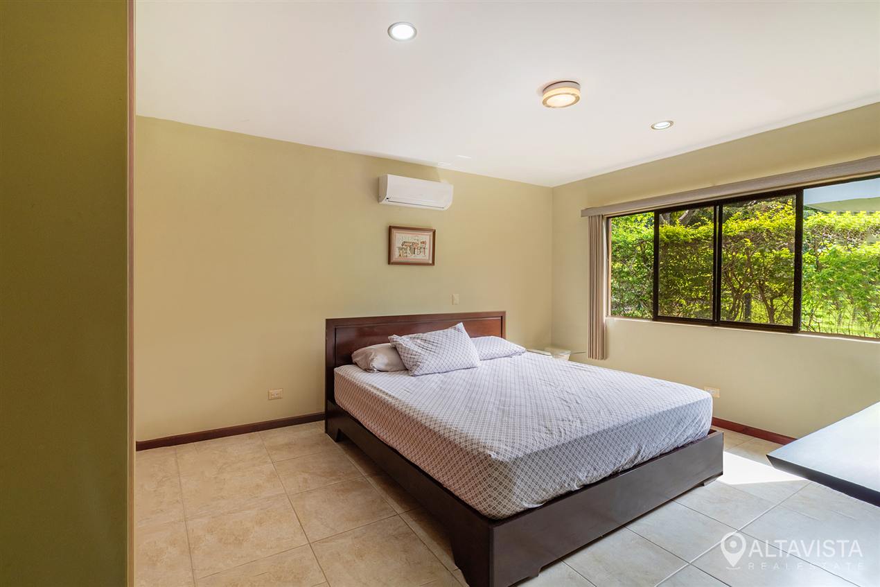 Condo Roble Santa Ana