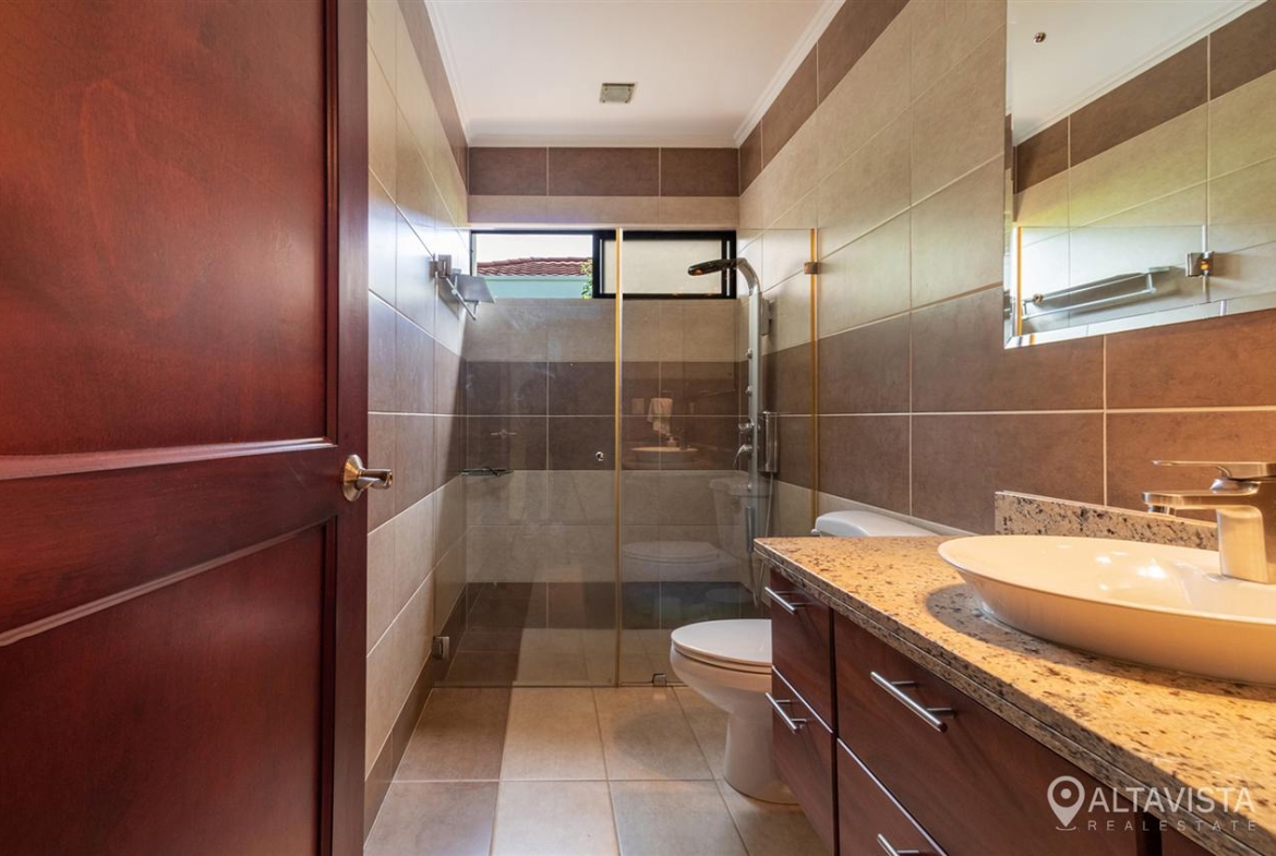 Condo Roble Santa Ana