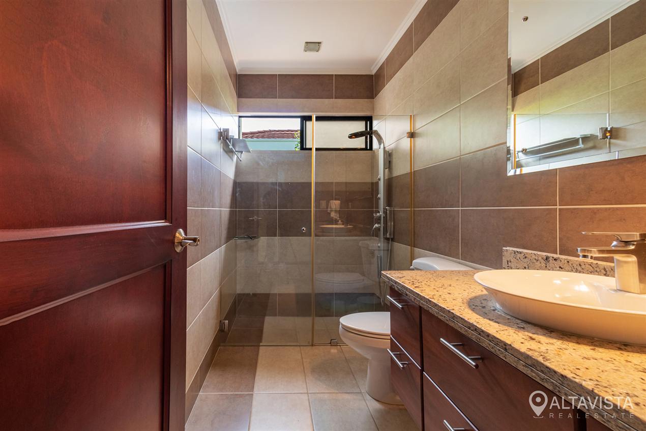 Condo Roble Santa Ana