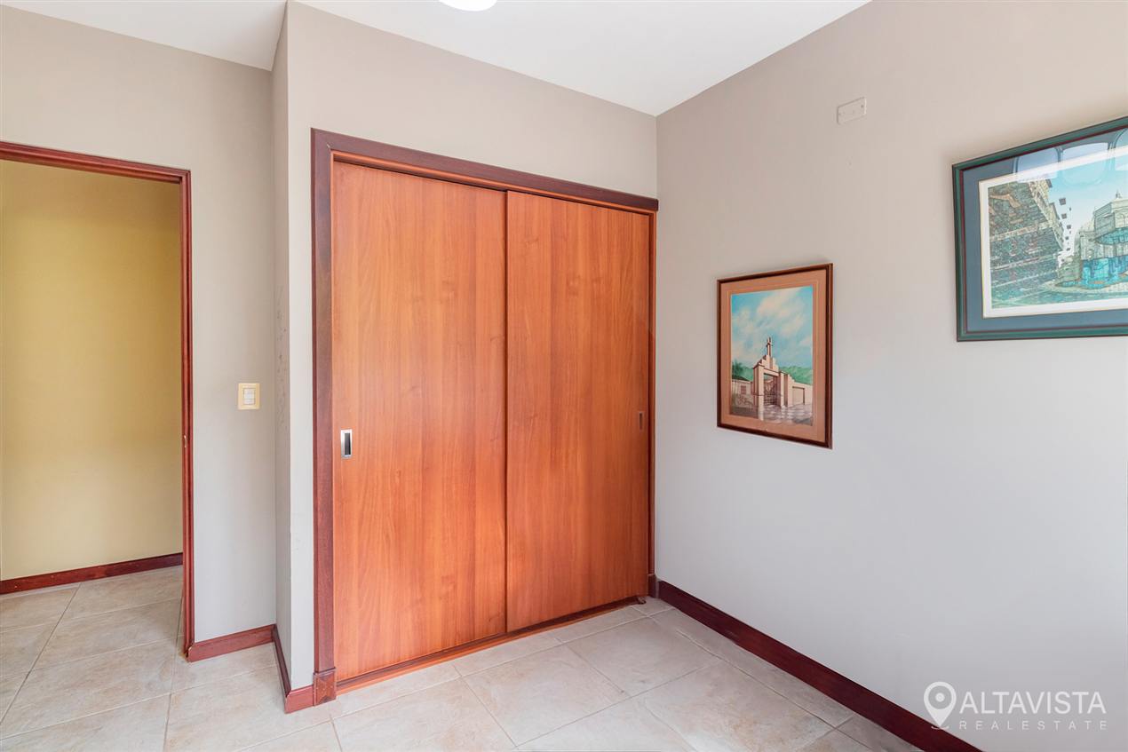 Condo Roble Santa Ana