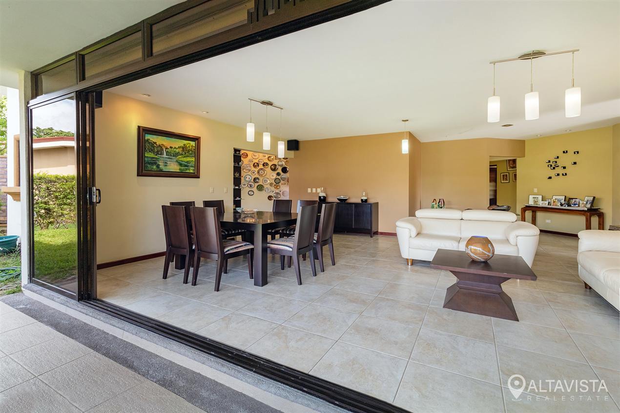 Condo Roble Santa Ana