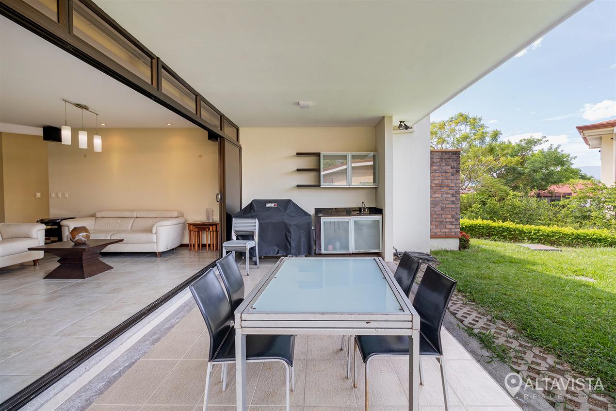 Condo Roble Santa Ana