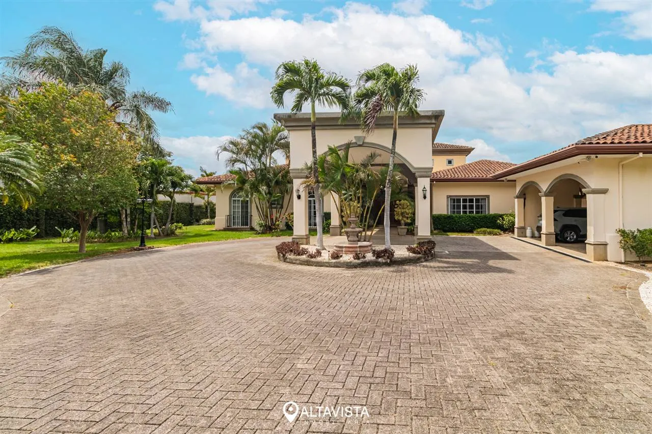 Residencial La Caraña