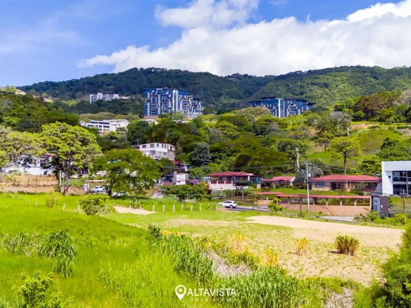 Comerciales y Residenciales en Alto de las Palomas