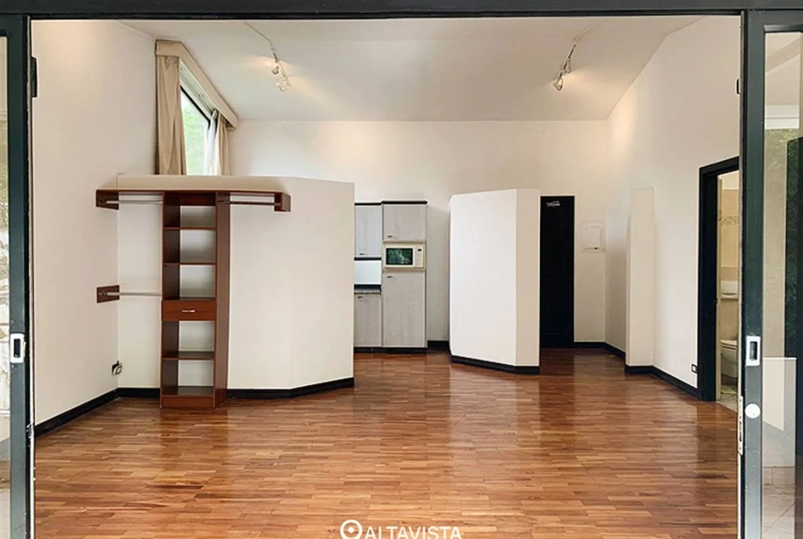 Casa con Piscina en Los Laureles