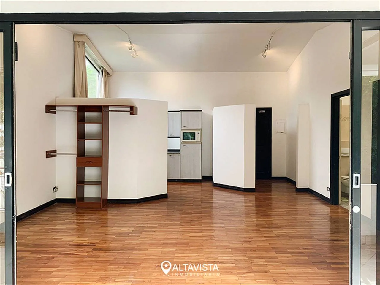 Casa con Piscina en Los Laureles